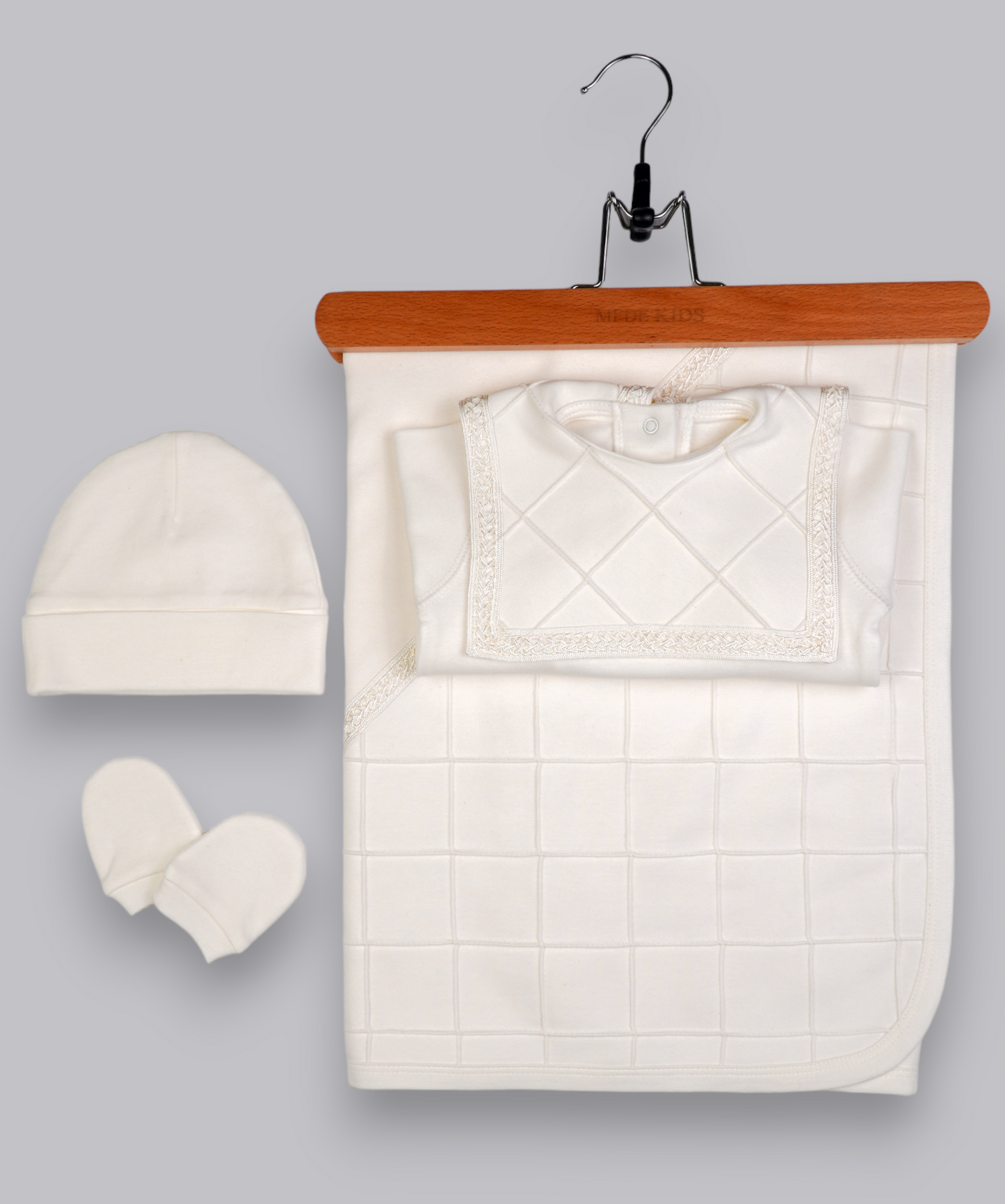 Sofia Baby LUXURY HANDMADE EMBROIDERY NEWBORN OUTFIT 5-PCS SET-Unisex